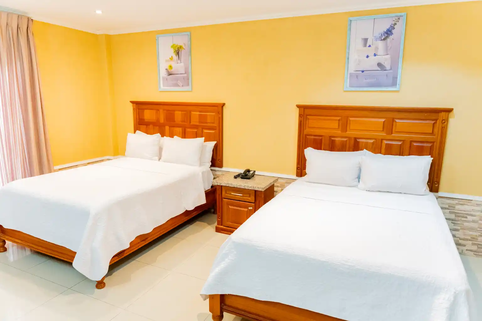 Double room with two queen beds